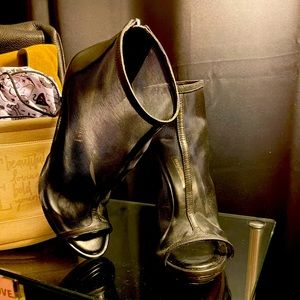 BCBG PEEP TOE GAMMA BOOTIES